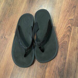 Olukai Black Women's Flip Flop Sandals 7